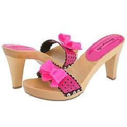 Betsey Johnson \'Betseyville Bow Fuschia\' Heel