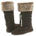 Steve Madden Escapes Brown