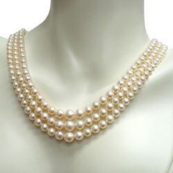 Freshwater Pearl Graduated 3-strand Necklace