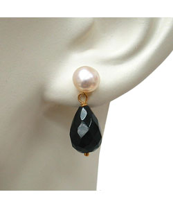 14k Gold Onyx Freshwater Pearl Earrings
