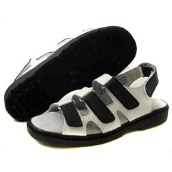 Sandbaggers Lucy Women's Black on White Golf Shoes