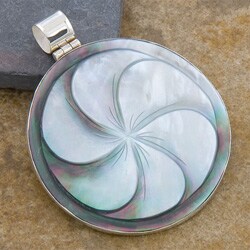 Flower Engraved Mother of Pearl Pendant (Indonesia)
