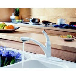  Delta Signature Pull-out Spray Kitchen Faucet