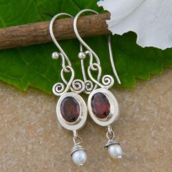 Sterling Silver Garnet and FW Pearl Dangle Earrings (Indonesia)