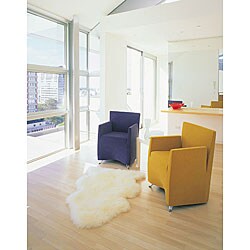 Long Wool Ivory Sheepskin Throw (2' x 3')
