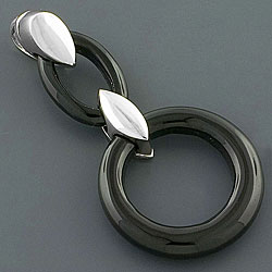 'Circle of Intrigue' Black Onyx Silver Pendant (China)