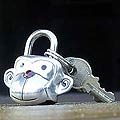 'Cheeky Monkey' Pewter Key Ring (Thailand)