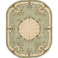 Hand-carved Light Green/ Beige Wool Rug (7'3 x 9'3 Oval)