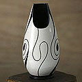 'Swirling Art' Chulucanas Ceramic Vase (Peru)