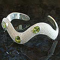 Sterling Silver Peridot 'Speak of Beauty' Bracelet (Indonesia)