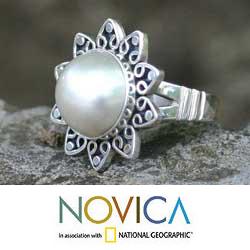 Silver 'Moonlight Romance' Freshwater Pearl Ring (12 mm) (Indonesia)