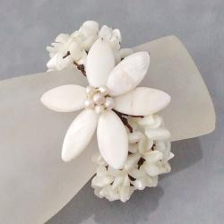 Cotton Mother of Pearl and Pearl Flower Bracelet (5-6mm) (Thailand)