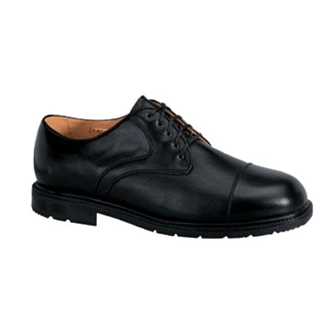 spikeless golf shoes