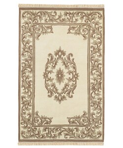 Hand-knotted Chateau Beige Wool Rug (7'6 x 9'6 Oval).