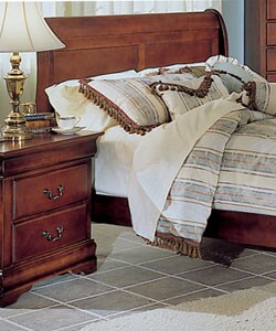 Claremont Cherry 3-piece Queen-size Bedroom Set