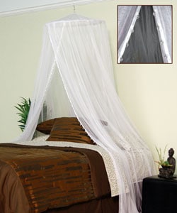 Canopy Beds and Bedding