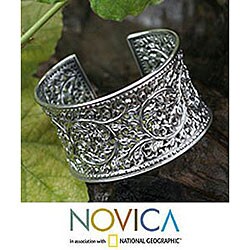 Handmade Floral Lace Bracelet (Thailand)