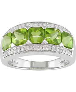 14k White Gold Peridot 1/4ct TDW Diamond Ring