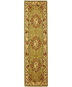 Lyndhurst Traditional Sage Rug (2'3 x 14')