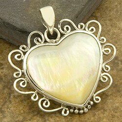 Sterling Silver Mother of Pearl Silver Heart Pendant (Indonesia)