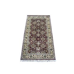 Indo Mahal Hand-knotted Burgundy/ Ivory Rug (4' x 8')