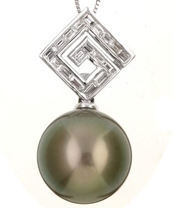 18k Gold Black South Sea Pearl and 2/5ct TDW Diamond Necklace (13.75 mm)