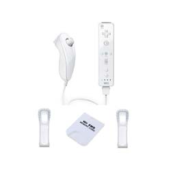 Wii Remote Controller Bundle - 2 Grips and Memory