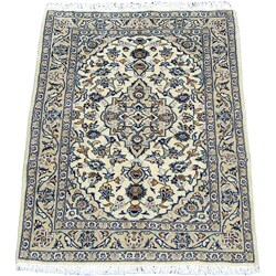 Persian Kashan Ivory/ Beige Rug (3'3 x 4'10)