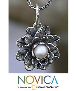 'Sacred White Lotus' Pearl Necklace (Indonesia)