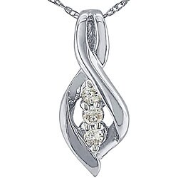 10k White Gold 1/10ct TDW Diamond Journey Necklace (J-K, I2- I3)