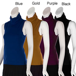 Cable and Gauge Junior's Sleeveless Turtleneck