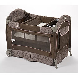 Safety 1st Deluxe Play Yard in Lexi