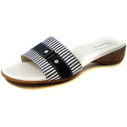 Sandies Women's 'Apres' Roma Navy Golf Sandals