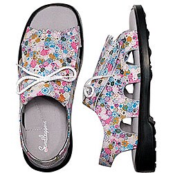 Sandbaggers Kiltie Spring Bouquet Women's Golf Shoes