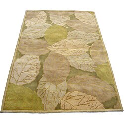 Indo Tibetan Green/ Beige Rug (4' x 6')