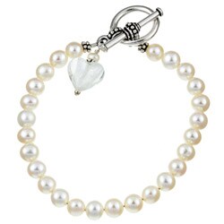 Charming Life Pearl and Art Glass Heart Bracelet (6-7 mm)