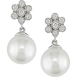 18k Gold South Sea Pearl and 3/8ct TDW Diamond Earrings (9-10 mm) (HI, I1-I2)
