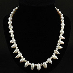 Handmade Silver White Freshwater Pearl Necklace (Thailand)