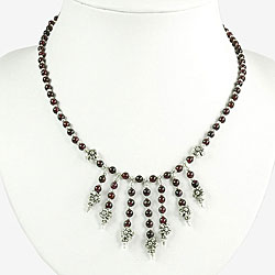 Silver Red Garnet Flower Bead Necklace (Thailand)