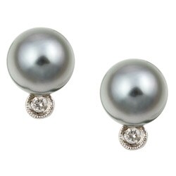 14k Gold Tahitian Pearl/ 1/10ct TDW Diamond Earrings (8.5-9mm)