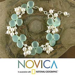 Silver 'Island Paradise' Pearl and Chalcedony Bracelet (India)