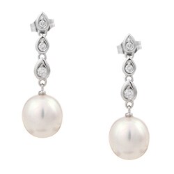 14k Gold FW Pearl and 1/6ct TDW Diamond Earrings (I, I2-I3) (9-10 mm)