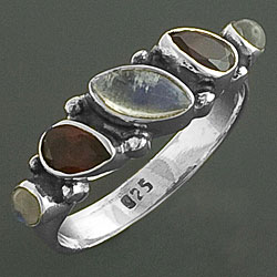 Sterling Silver Moonstone and Garnet Leaf Ring (India)
