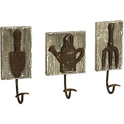 Iron 3 Old Fashioned Yard Hooks (China)