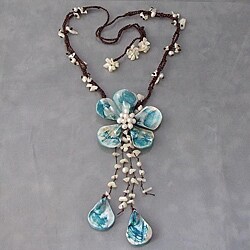 Cotton Floral Medallion Blue Mother of Pearl Necklace (Thailand)