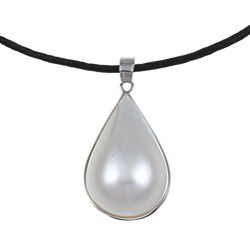 10k White Gold Pear-shape Mabe Pearl Necklace (12x18mm)