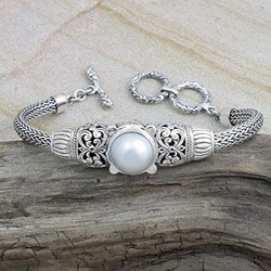 Sterling Silver Mabe Pearl Bali Toggle Bracelet (12mm) (Indonesia)