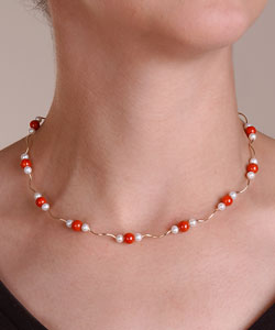 14k Gold Pearl and Coral 16-inch Necklace (4-5 mm)
