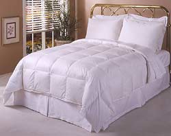 Down Alternative 300 Thread Count Comforter