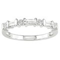 14k White Gold 1/3ct TDW Round & Baguette Diamond Ring (H-J/ I1-I2)